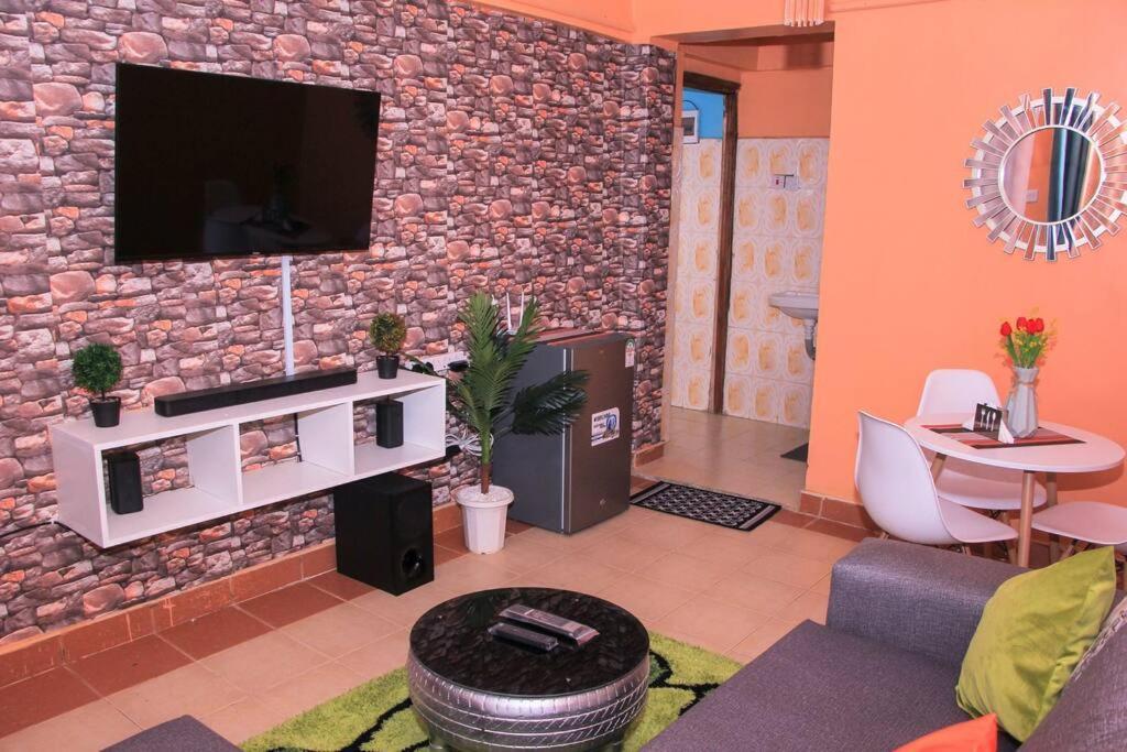 Cozy Homes 1 Bedroom House With Wi-Fi King Size Bed. Free Parking Naivasha Exterior photo